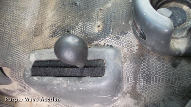 image for item DC3214 2003 Chevrolet Silverado 2500HD Ext. Cab pickup truck