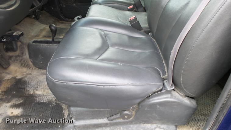 image for item DC3214 2003 Chevrolet Silverado 2500HD Ext. Cab pickup truck