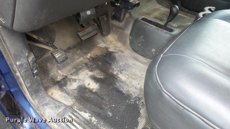 image for item DC3214 2003 Chevrolet Silverado 2500HD Ext. Cab pickup truck