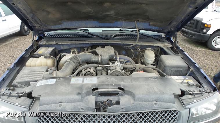 image for item DC3214 2003 Chevrolet Silverado 2500HD Ext. Cab pickup truck