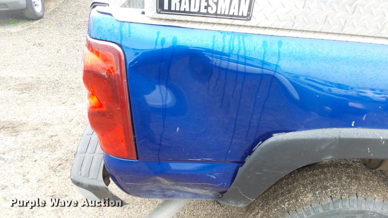 image for item DC3214 2003 Chevrolet Silverado 2500HD Ext. Cab pickup truck