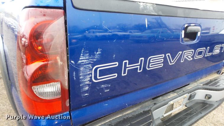 image for item DC3214 2003 Chevrolet Silverado 2500HD Ext. Cab pickup truck