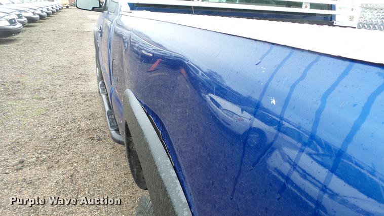 image for item DC3214 2003 Chevrolet Silverado 2500HD Ext. Cab pickup truck