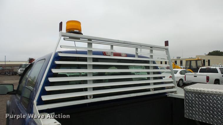 image for item DC3214 2003 Chevrolet Silverado 2500HD Ext. Cab pickup truck