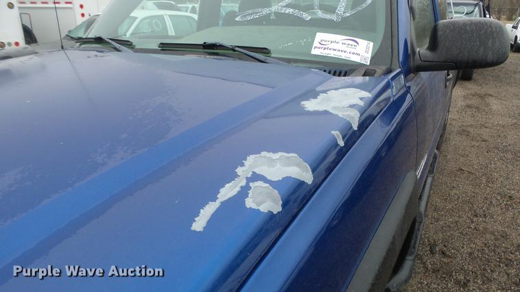 image for item DC3214 2003 Chevrolet Silverado 2500HD Ext. Cab pickup truck
