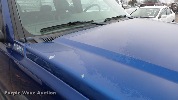 image for item DC3214 2003 Chevrolet Silverado 2500HD Ext. Cab pickup truck