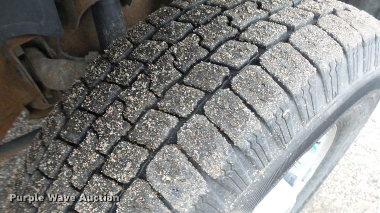 image for item DC3214 2003 Chevrolet Silverado 2500HD Ext. Cab pickup truck