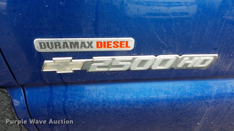 image for item DC3214 2003 Chevrolet Silverado 2500HD Ext. Cab pickup truck