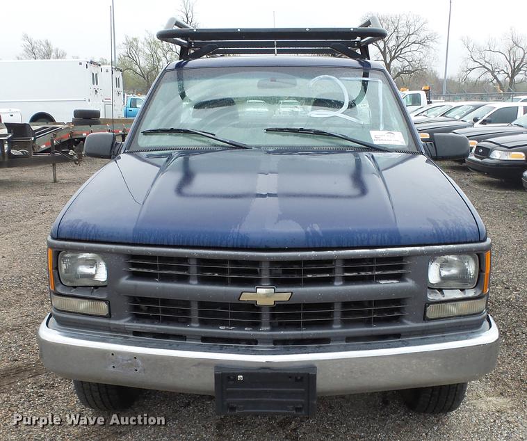 image for item DC3215 2000 Chevrolet C2500 pickup truck