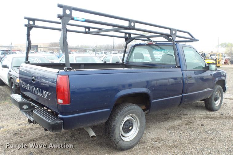 image for item DC3215 2000 Chevrolet C2500 pickup truck