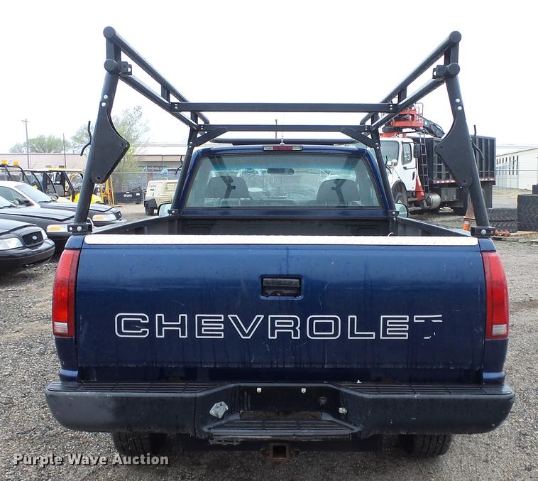 image for item DC3215 2000 Chevrolet C2500 pickup truck