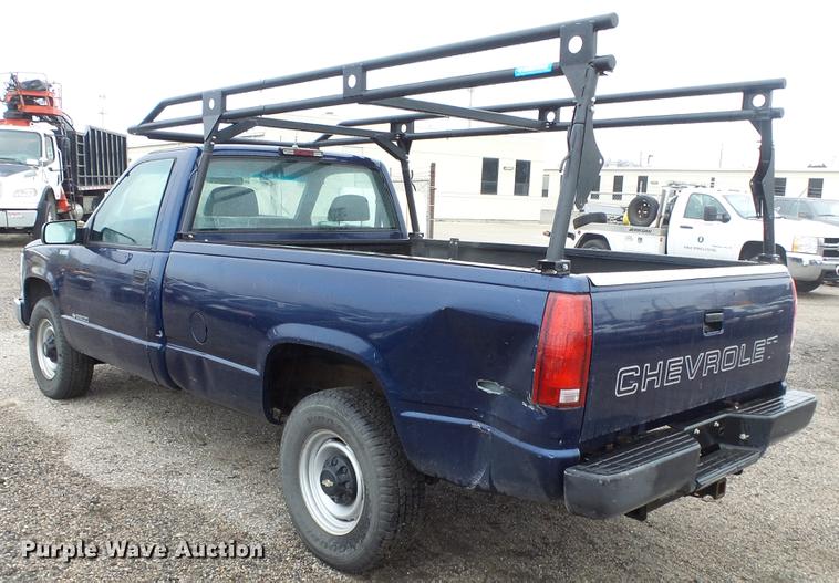 image for item DC3215 2000 Chevrolet C2500 pickup truck