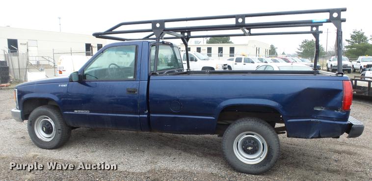image for item DC3215 2000 Chevrolet C2500 pickup truck