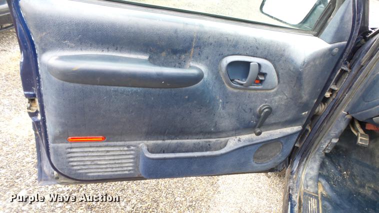 image for item DC3215 2000 Chevrolet C2500 pickup truck