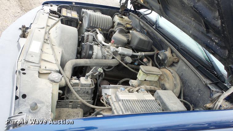 image for item DC3215 2000 Chevrolet C2500 pickup truck