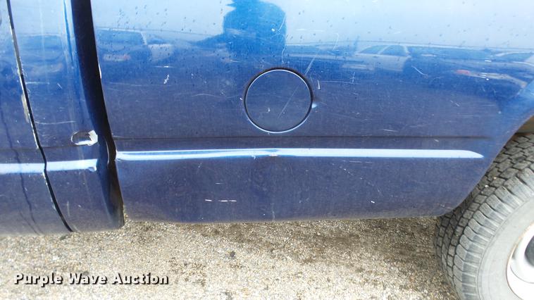 image for item DC3215 2000 Chevrolet C2500 pickup truck