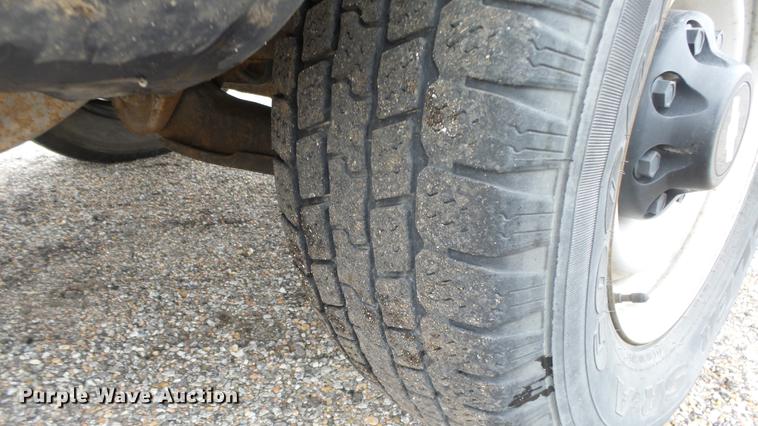 image for item DC3215 2000 Chevrolet C2500 pickup truck