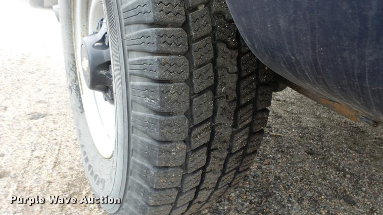 image for item DC3215 2000 Chevrolet C2500 pickup truck