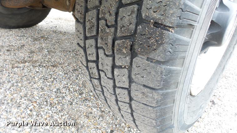 image for item DC3215 2000 Chevrolet C2500 pickup truck