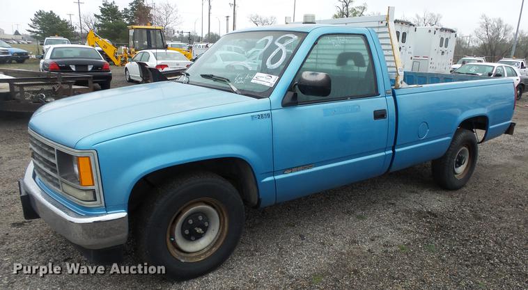 image for item DC3216 1999 Chevrolet C2500 pickup truck