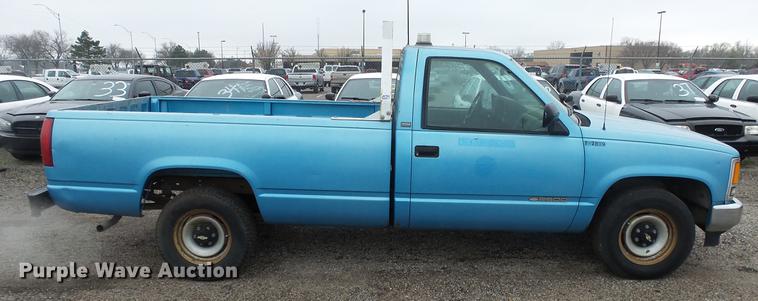 image for item DC3216 1999 Chevrolet C2500 pickup truck