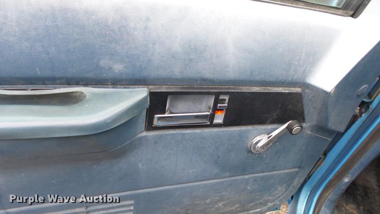 image for item DC3216 1999 Chevrolet C2500 pickup truck