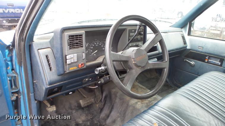 image for item DC3216 1999 Chevrolet C2500 pickup truck