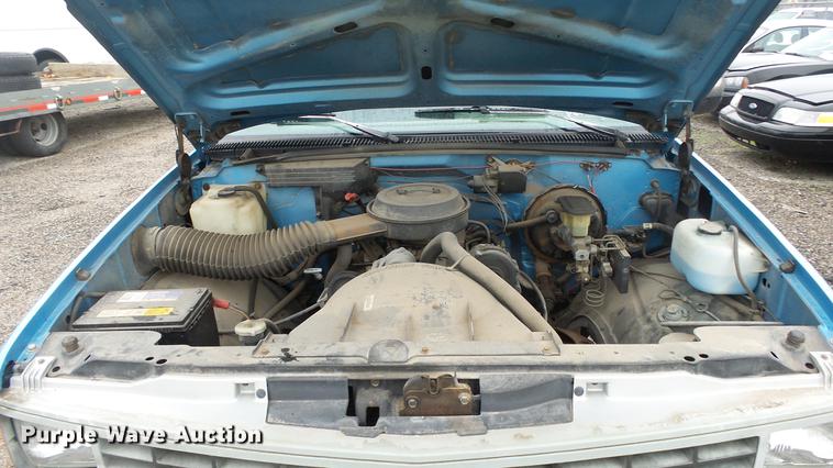 image for item DC3216 1999 Chevrolet C2500 pickup truck