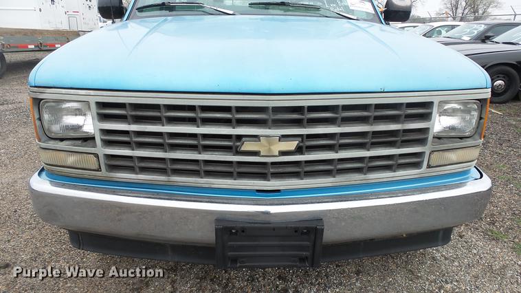 image for item DC3216 1999 Chevrolet C2500 pickup truck