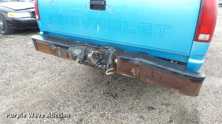 image for item DC3216 1999 Chevrolet C2500 pickup truck