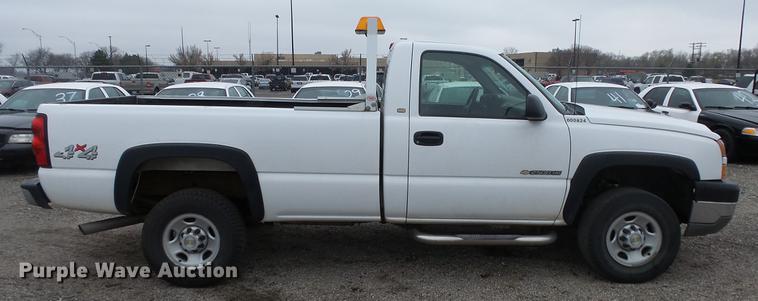 image for item DC3217 2005 Chevrolet Silverado 2500HD pickup truck