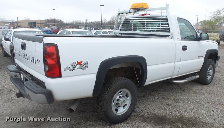 image for item DC3217 2005 Chevrolet Silverado 2500HD pickup truck