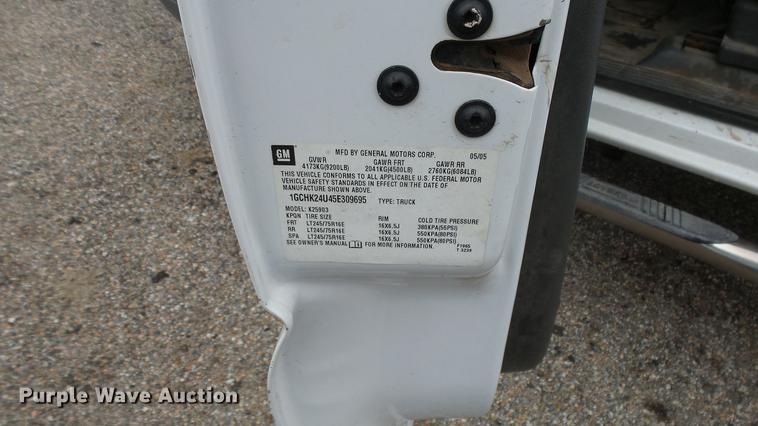 image for item DC3217 2005 Chevrolet Silverado 2500HD pickup truck