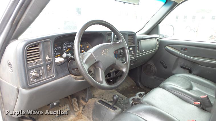 image for item DC3217 2005 Chevrolet Silverado 2500HD pickup truck