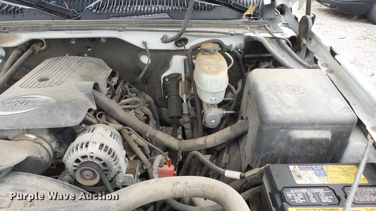 image for item DC3217 2005 Chevrolet Silverado 2500HD pickup truck