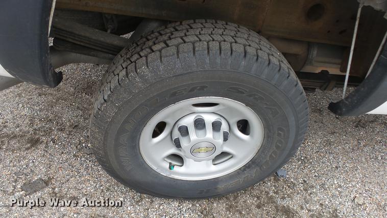 image for item DC3217 2005 Chevrolet Silverado 2500HD pickup truck