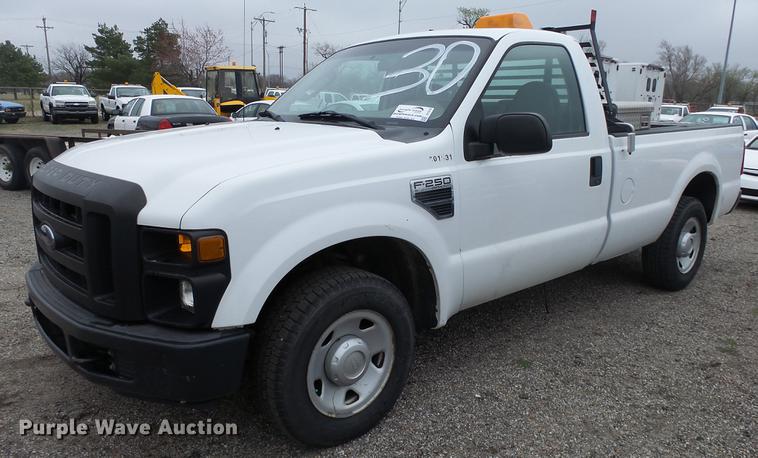 image for item DC3218 2008 Ford F250 Super Duty XL pickup truck