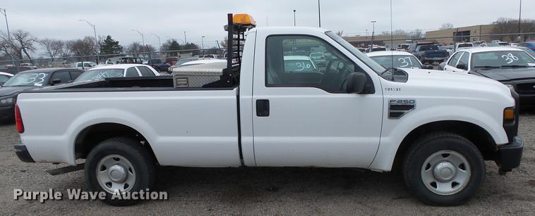 image for item DC3218 2008 Ford F250 Super Duty XL pickup truck