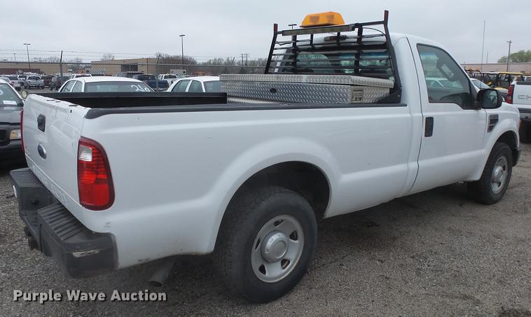 image for item DC3218 2008 Ford F250 Super Duty XL pickup truck