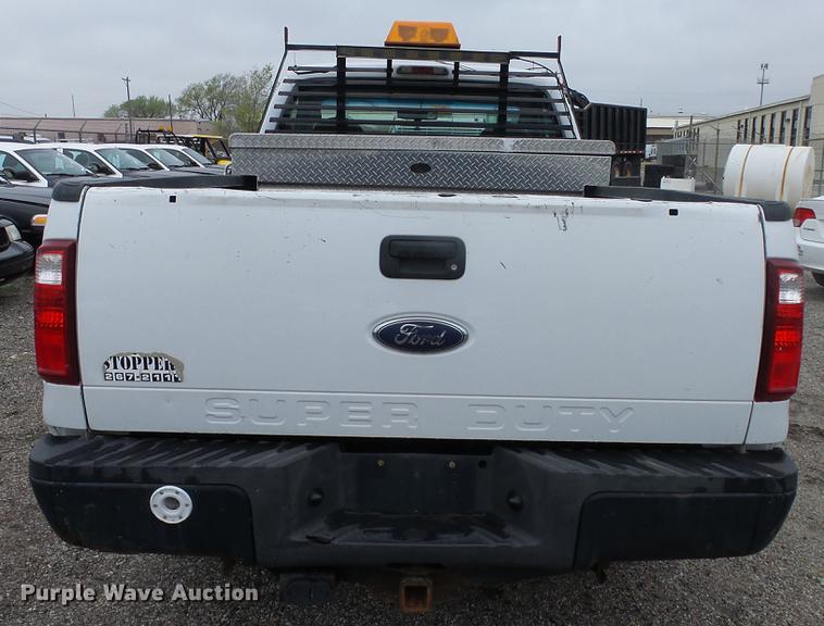 image for item DC3218 2008 Ford F250 Super Duty XL pickup truck