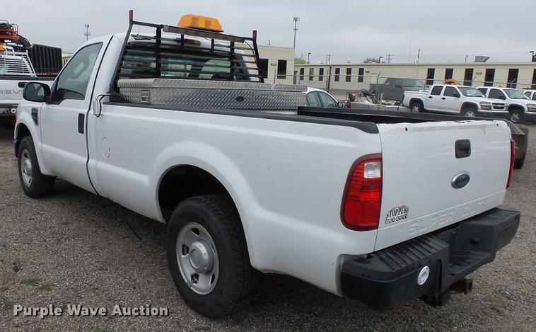image for item DC3218 2008 Ford F250 Super Duty XL pickup truck