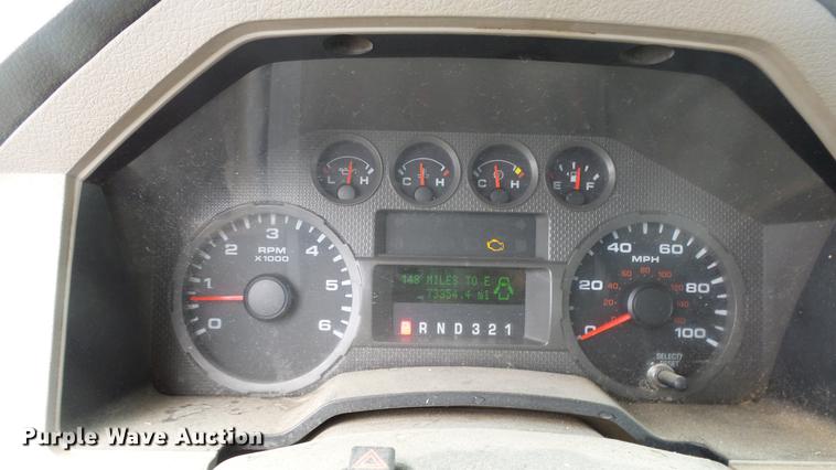 image for item DC3218 2008 Ford F250 Super Duty XL pickup truck