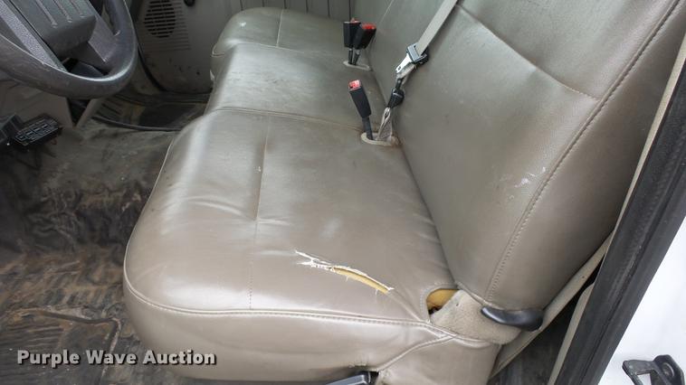 image for item DC3218 2008 Ford F250 Super Duty XL pickup truck