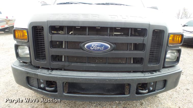 image for item DC3218 2008 Ford F250 Super Duty XL pickup truck