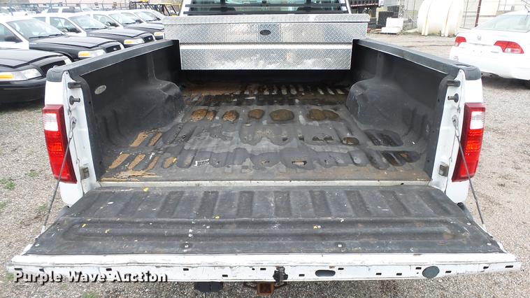 image for item DC3218 2008 Ford F250 Super Duty XL pickup truck