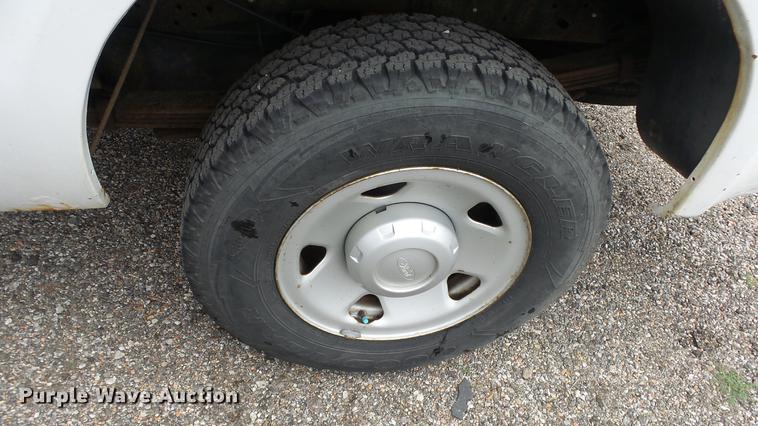 image for item DC3218 2008 Ford F250 Super Duty XL pickup truck