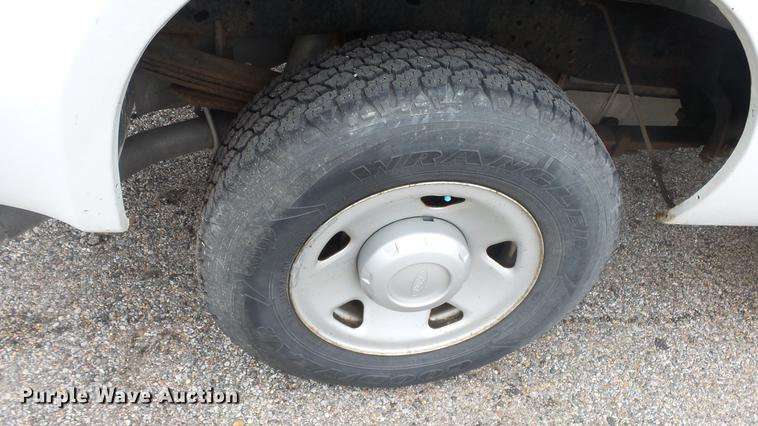 image for item DC3218 2008 Ford F250 Super Duty XL pickup truck