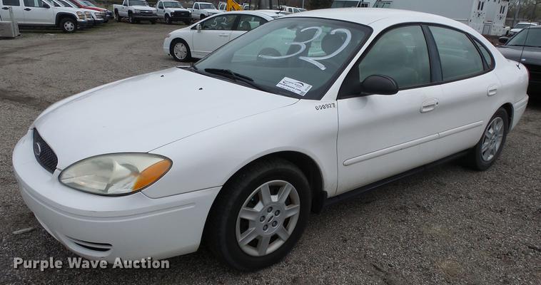 image for item DC3220 2006 Ford Taurus SE