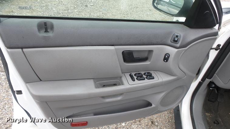 image for item DC3220 2006 Ford Taurus SE