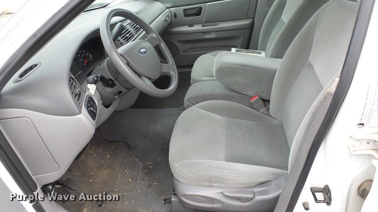 image for item DC3220 2006 Ford Taurus SE